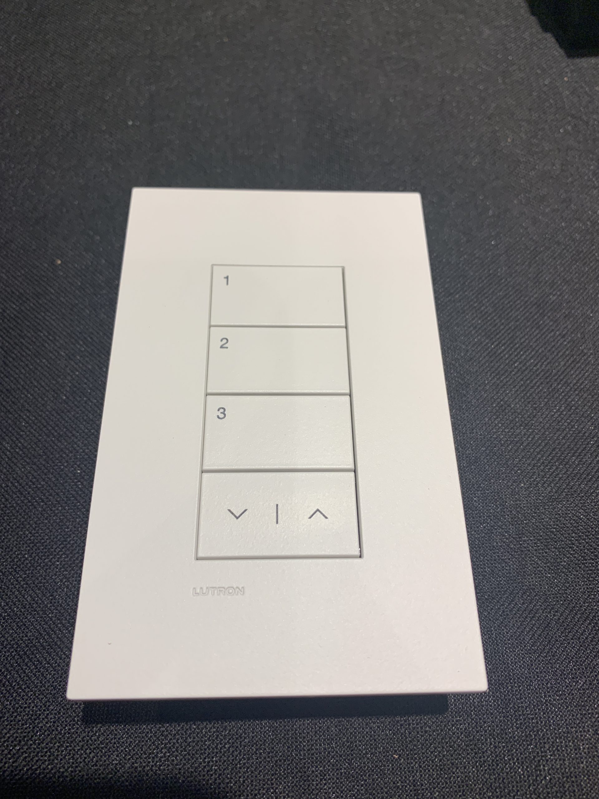 Lutron HomeWorks Palladiom Keypad 3 Button R/L White