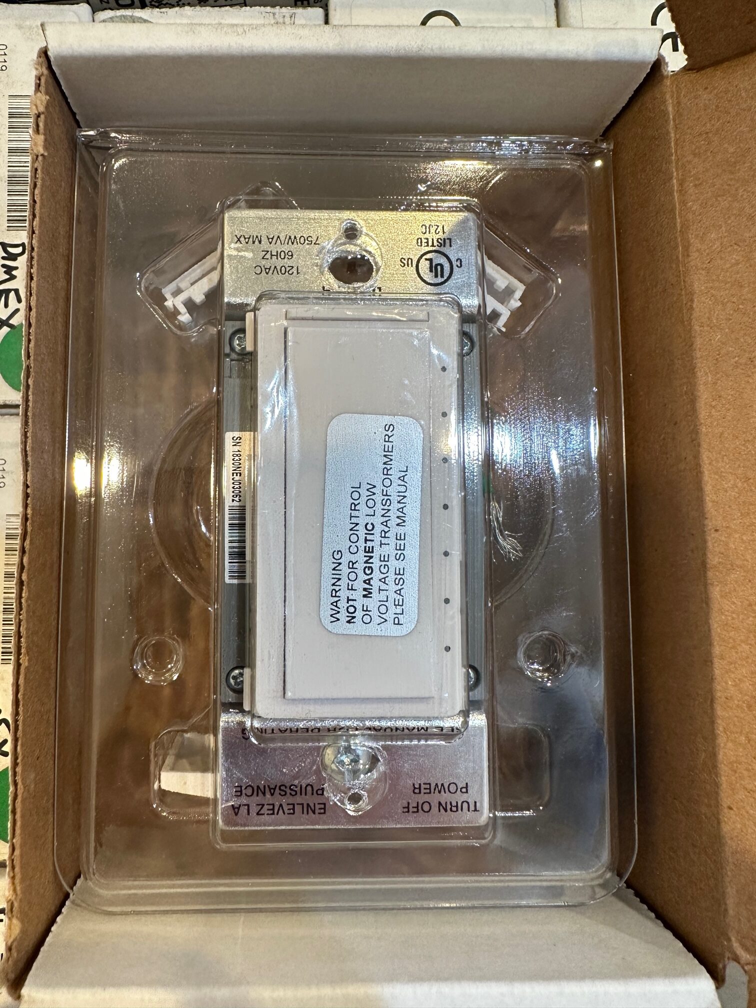 CLW-DELVEX-P-W-S Cameo® Wireless In-Wall Dimmer, ELV, 120V, White Smooth